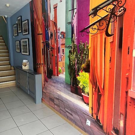 Artmotel & Bistro Haţeg Dış mekan fotoğraf