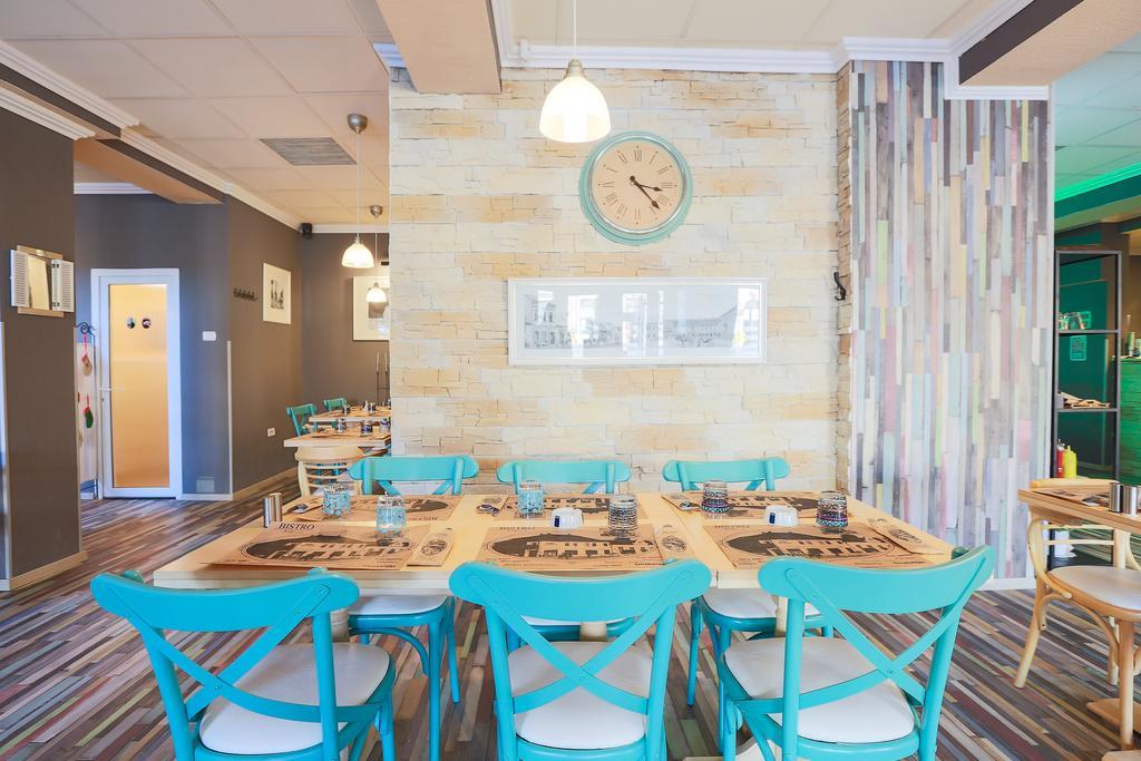 Artmotel & Bistro Haţeg Dış mekan fotoğraf