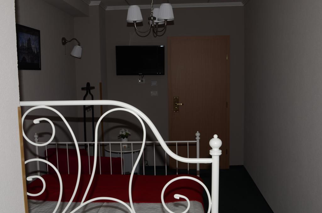 Artmotel & Bistro Haţeg Dış mekan fotoğraf