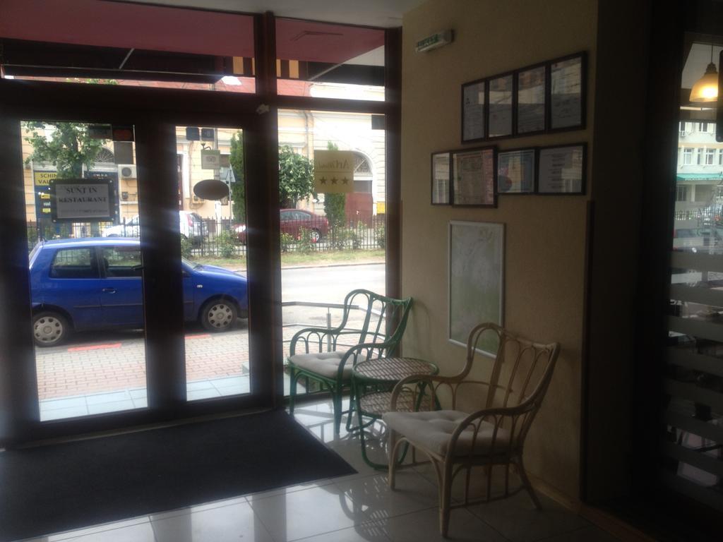 Artmotel & Bistro Haţeg Dış mekan fotoğraf