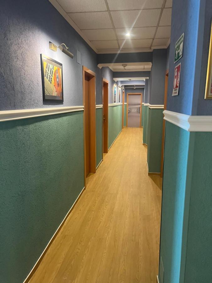 Artmotel & Bistro Haţeg Dış mekan fotoğraf