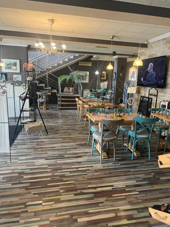 Artmotel & Bistro Haţeg Dış mekan fotoğraf