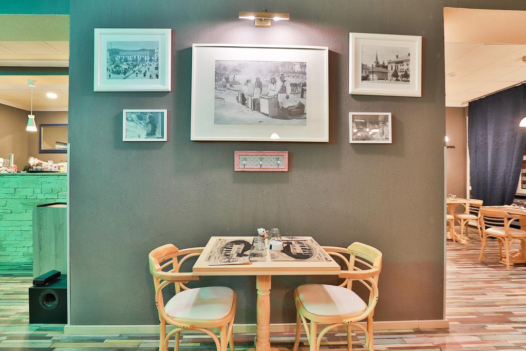 Artmotel & Bistro Haţeg Dış mekan fotoğraf