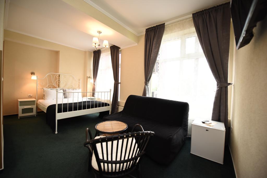 Artmotel & Bistro Haţeg Dış mekan fotoğraf