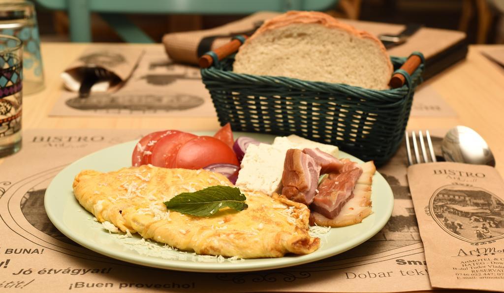 Artmotel & Bistro Haţeg Dış mekan fotoğraf