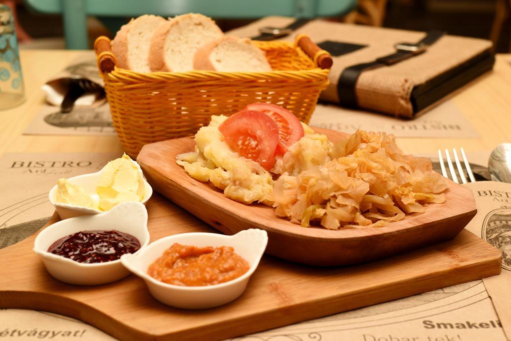 Artmotel & Bistro Haţeg Dış mekan fotoğraf