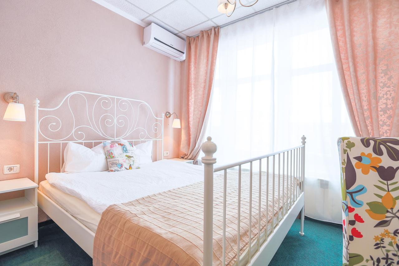 Artmotel & Bistro Haţeg Dış mekan fotoğraf